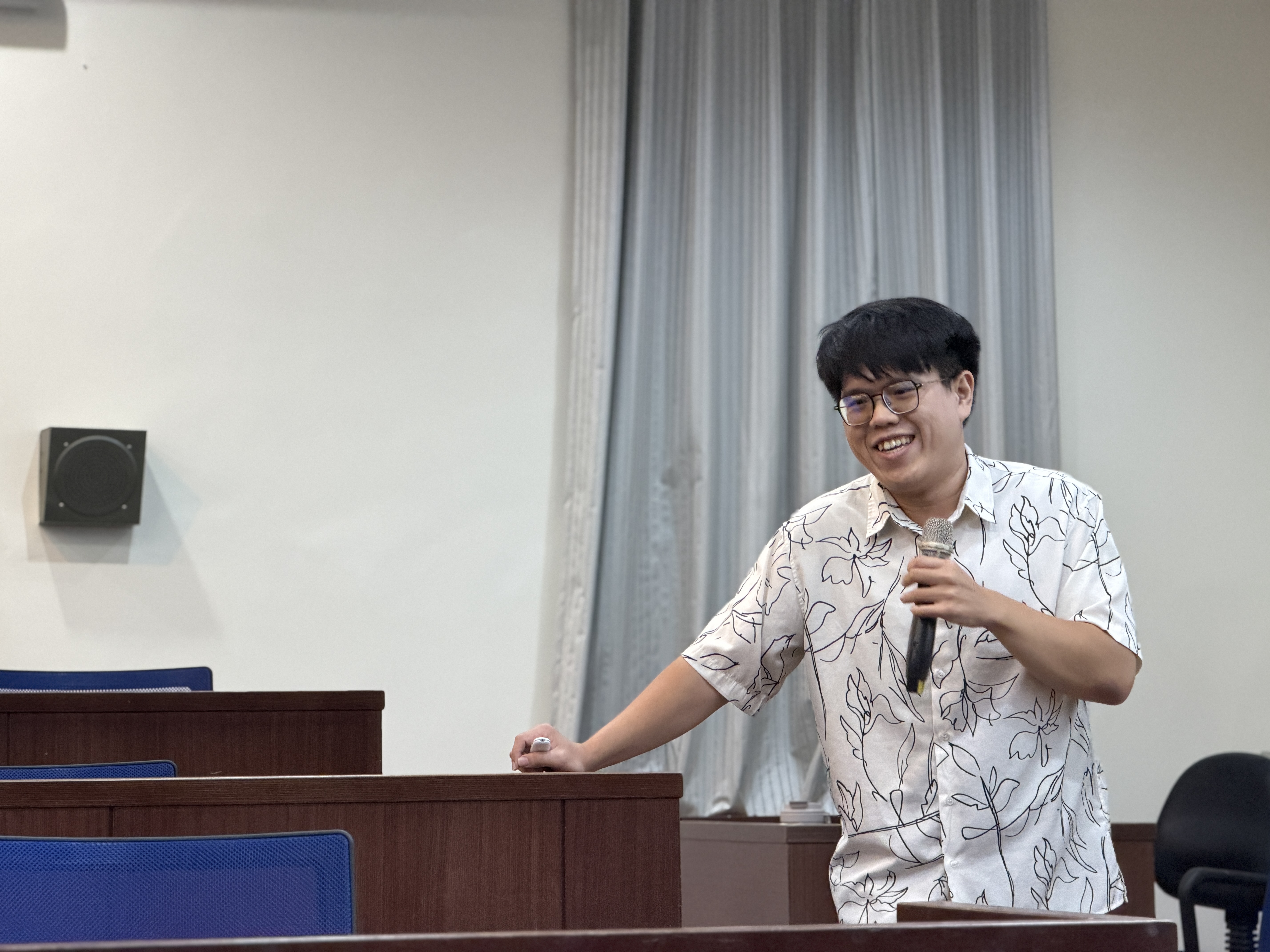 林宣佑系友進行分享。